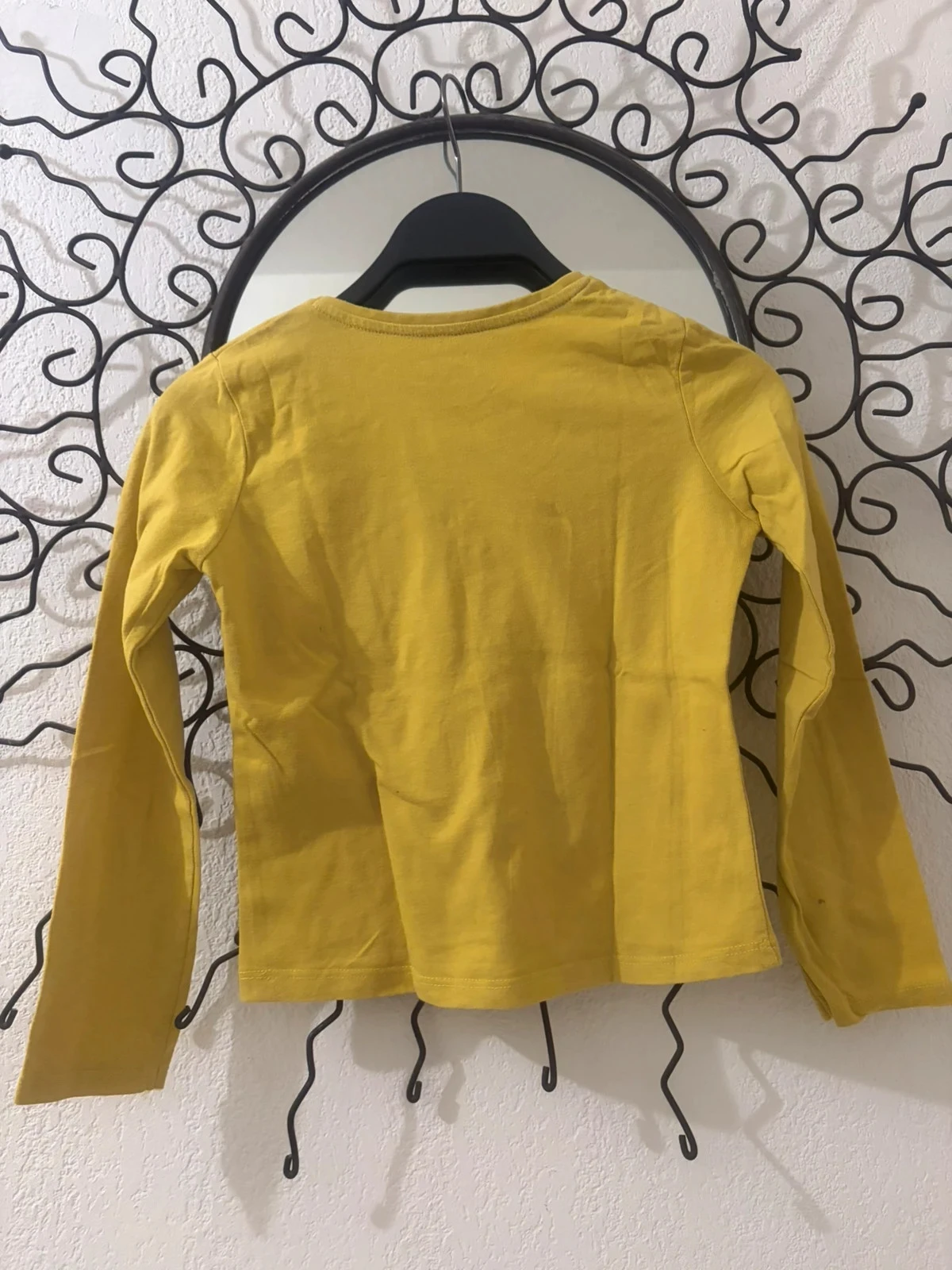 🔵 T-shirt de mangas compridas amarelo Primark Cares San Francisco Tennis Club – Tamanho 7-8 anos (128 cm) – photo 3